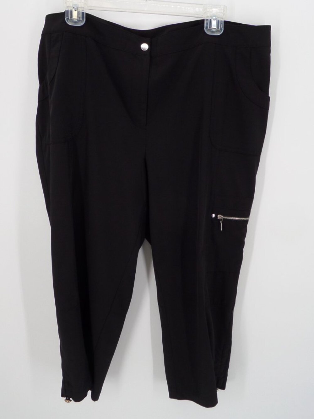 Chico's Zenergy Women's Fall Black Capris Pants Size 3 US 16